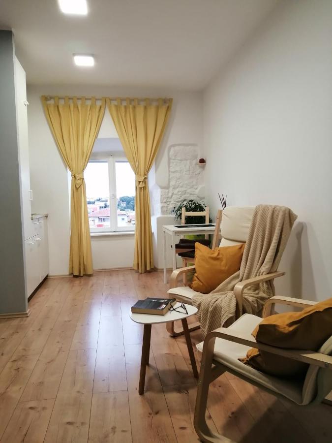 Studio Apartman "Nicole" พูลา ภายนอก รูปภาพ